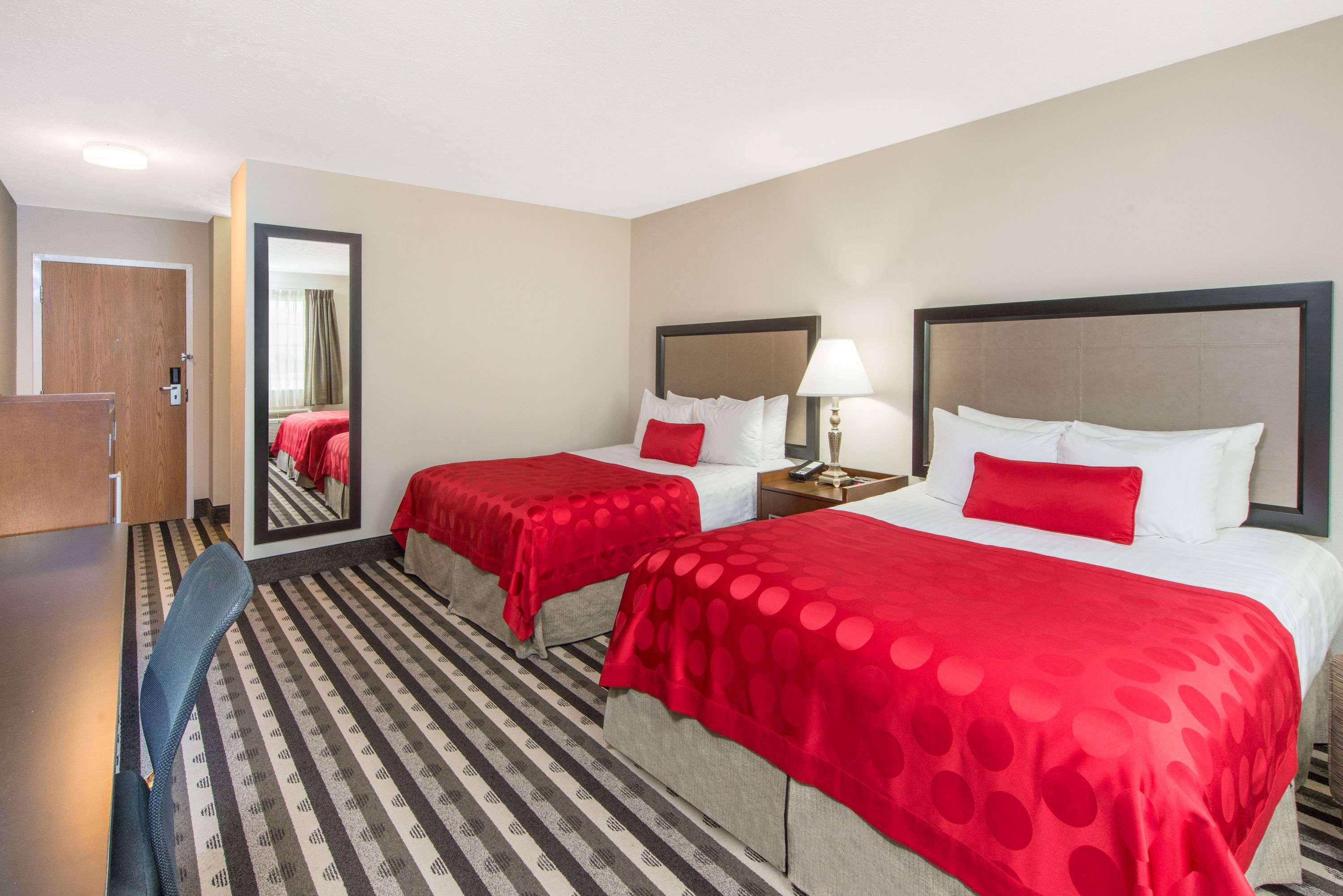 Hotel Ramada By Wyndham Springfield North Exterior foto