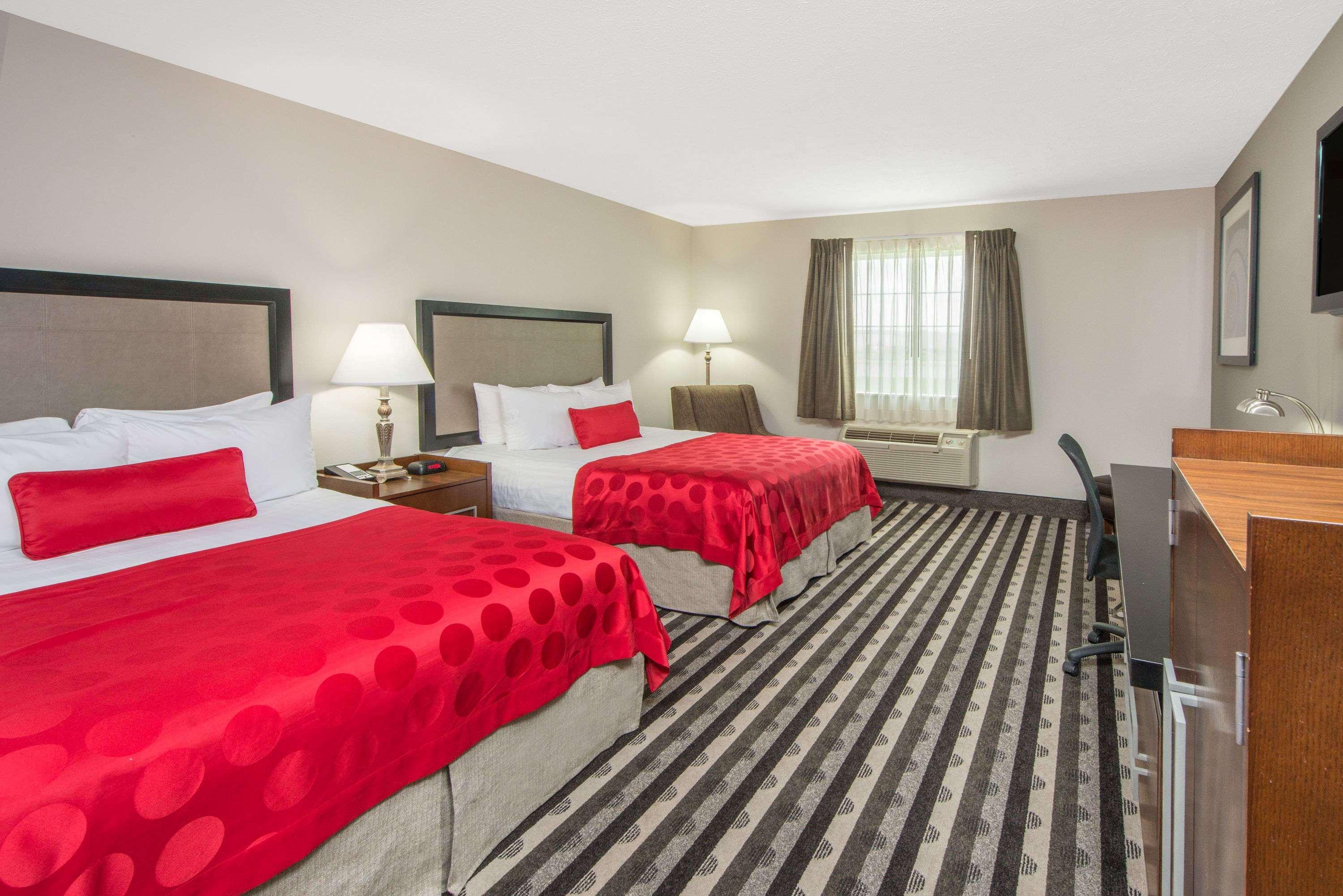 Hotel Ramada By Wyndham Springfield North Exterior foto