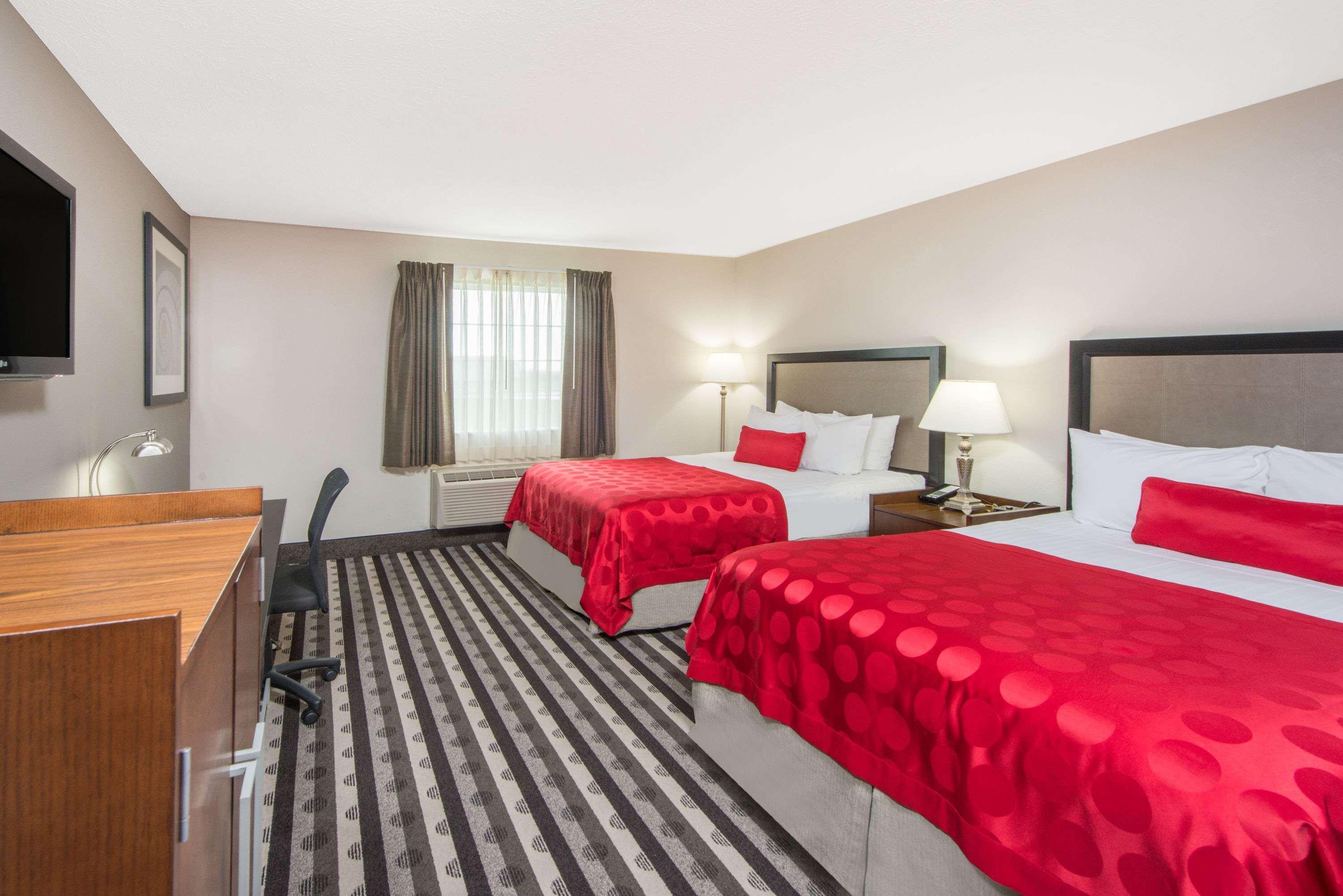 Hotel Ramada By Wyndham Springfield North Exterior foto